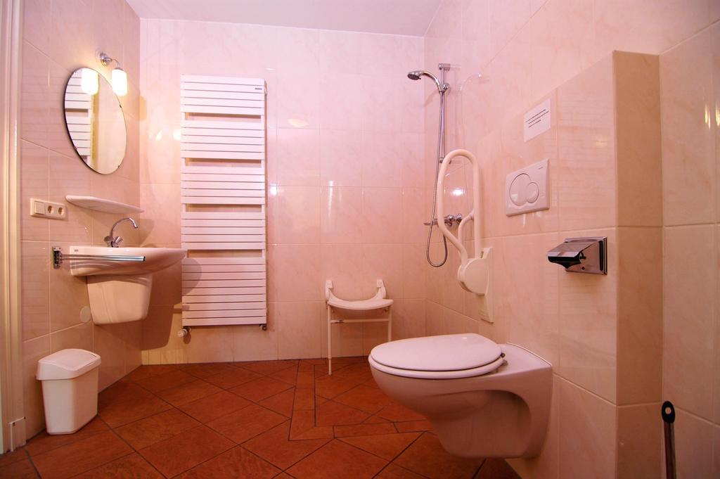 Erfgoedlogies D'Ouffenhoff Baarlo (Limburg) Phòng bức ảnh