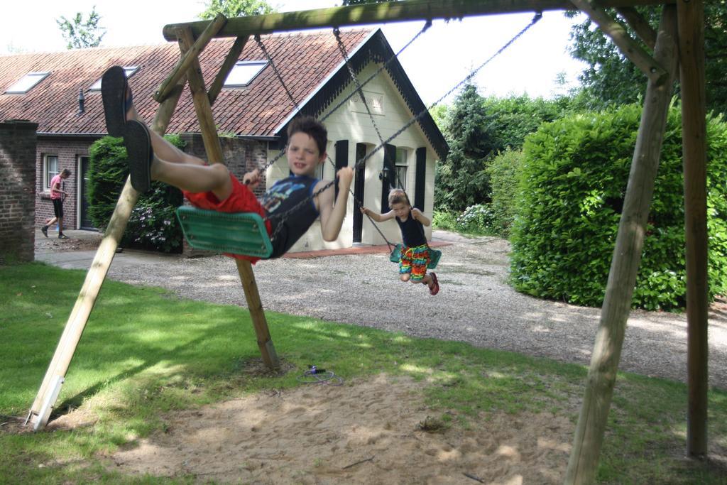 Erfgoedlogies D'Ouffenhoff Baarlo (Limburg) Phòng bức ảnh
